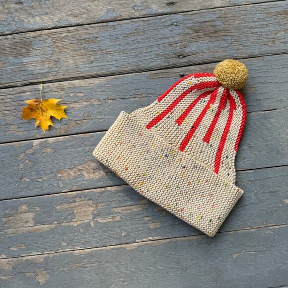 Degen Star Hat NWT Handknit Wool Cream Red Funfetti - Picture 1 of 13